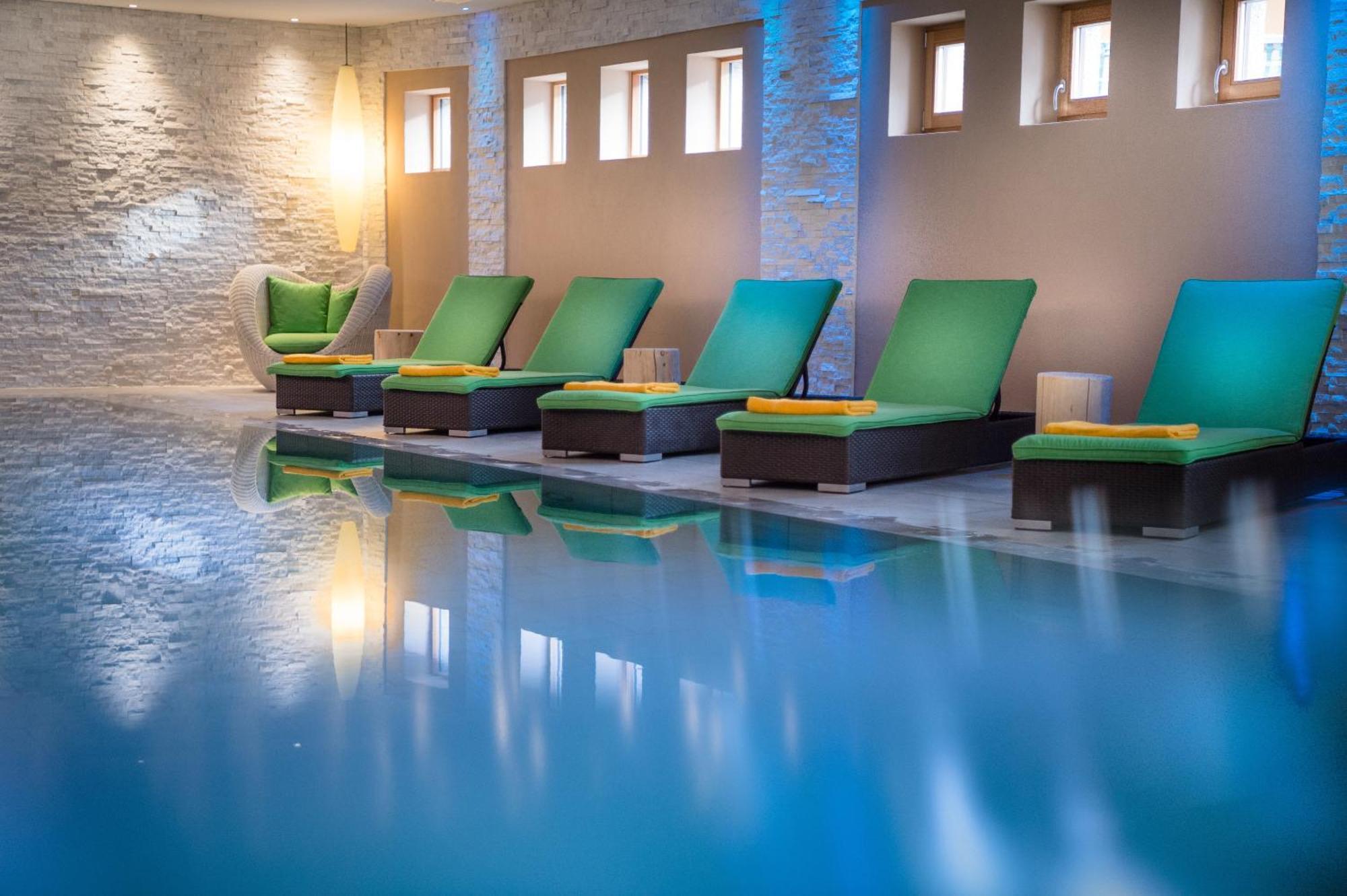 Family Serena Hotel 4*